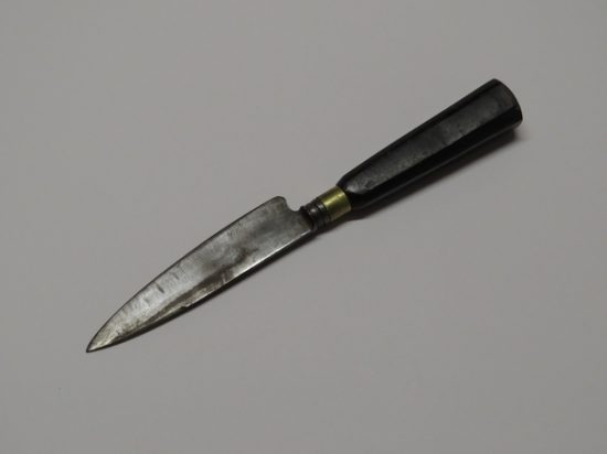 Lote: 121 - Lote: 121 - Cuchillo verijero