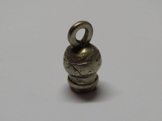 Lote: 5 - Lote: 5 - Piezas metal blanco