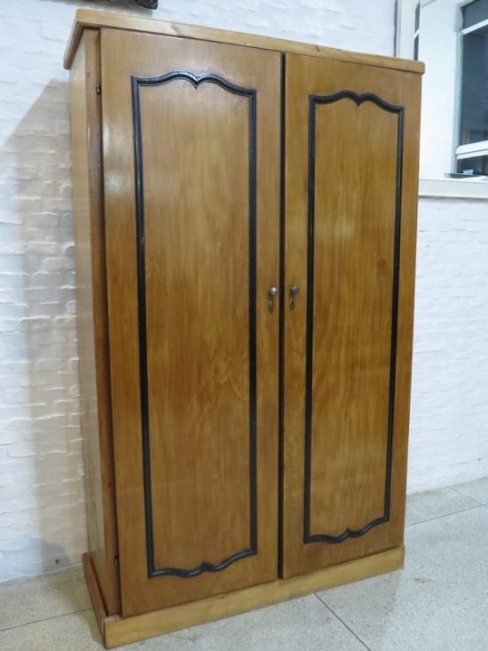 Lote: 86.B - Lote: 86.B - Ropero de 2 puertas