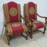 Lote: 69 - Lote: 69 - Par de sitiales Tudor
