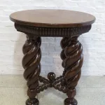 Lote: 51 - Lote: 51 - Mesa de sala estilo Jacobino
