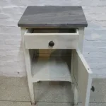 Lote: 91 - Lote: 91 - Mesa de luz