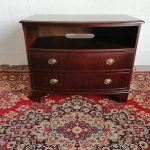 Lote: 121 - Lote: 121 - Mueble bajo estilo Ingles