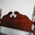 Lote: 77 - Lote: 77 - Respaldo estilo Ingles
