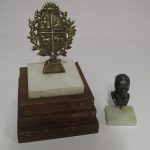 Lote: 1 - Lote: 1 - Escudo Nacional y busto Artigas