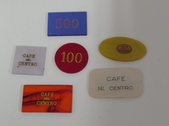 Lote: 94 - Lote: 94 - Caja con fichas de apuestas 