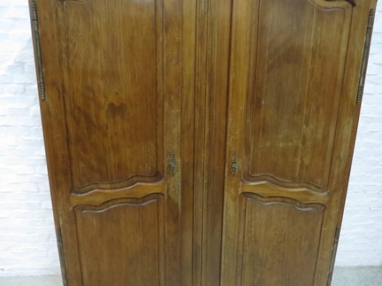 Lote: 83 - Lote: 83 - Ropero provenzal