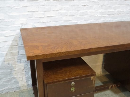Lote: 71 - Lote: 71 - Escritorio enchapado