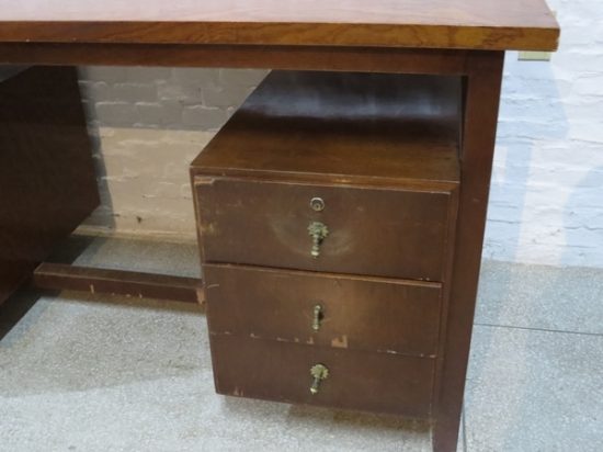 Lote: 71 - Lote: 71 - Escritorio enchapado
