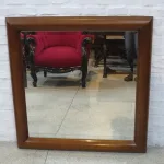 Lote: 82 - Lote: 82 - Cómoda con espejo