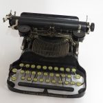 Lote: 96 - Lote: 96 - Maquina de escribir 