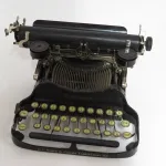 Lote: 96 - Lote: 96 - Maquina de escribir 