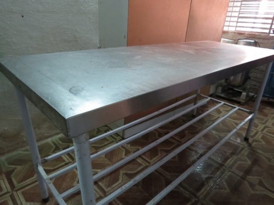 Lote: 2 - Lote: 2 - Mesa de trabajo