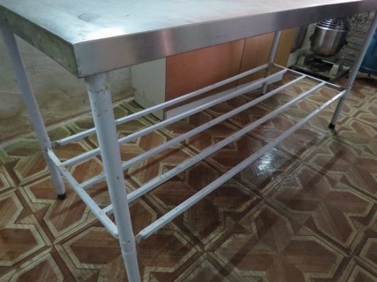 Lote: 2 - Lote: 2 - Mesa de trabajo