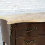 Lote: 135 - Lote: 135 - Cómoda Regencia