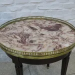 Lote: 50 - Lote: 50 - Mesita de sala Inglesa