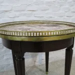 Lote: 50 - Lote: 50 - Mesita de sala Inglesa