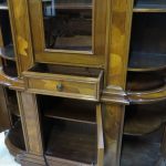 Lote: 148 - Lote: 148 - Aparador estilo Holandés