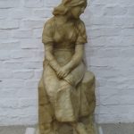 Lote: 109 - Lote: 109 - Figura femenina en alabastro