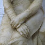 Lote: 109 - Lote: 109 - Figura femenina en alabastro