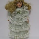 Lote: 20 - Lote: 20 - Muñeca porcelana