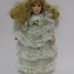 Lote: 20 - Lote: 20 - Muñeca porcelana