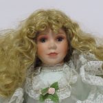 Lote: 20 - Lote: 20 - Muñeca porcelana