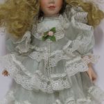 Lote: 20 - Lote: 20 - Muñeca porcelana