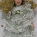 Lote: 20 - Lote: 20 - Muñeca porcelana