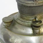Lote: 70 - Lote: 70 - Lámpara a mantilla antigua marca