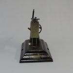 Lote: 82 - Lote: 82 - Máquina de coser de hojalata