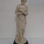Lote: 98 - Lote: 98 - Estatua en yeso