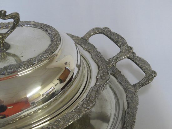 Lote: 49 - Lote: 49 - Sopera en metal