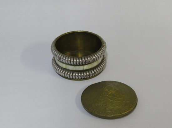 Lote: 20 - Lote: 20 - Lote de bronce y abanico