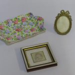 Lote: 115 - Lote: 115 - Miniatura, porta retrato, bandeja