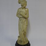Lote: 104 - Lote: 104 - Estatuilla en yeso