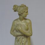 Lote: 104 - Lote: 104 - Estatuilla en yeso