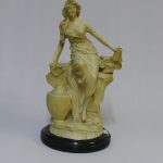 Lote: 105 - Lote: 105 - Estatuilla en yeso