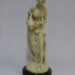 Lote: 106 - Lote: 106 - Estatuilla en yeso