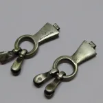 Lote: 4 - Lote: 4 - Piezas de metal y hebilla