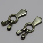 Lote: 4 - Lote: 4 - Piezas de metal y hebilla