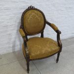 Lote: 122 - Lote: 122 - Butaca Luis XVI