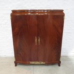 Lote: 132 - Lote: 132 - Mueble Regencia