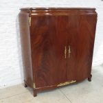 Lote: 132 - Lote: 132 - Mueble Regencia