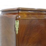 Lote: 132 - Lote: 132 - Mueble Regencia