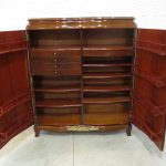 Lote: 132 - Lote: 132 - Mueble Regencia