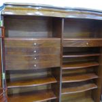 Lote: 132 - Lote: 132 - Mueble Regencia
