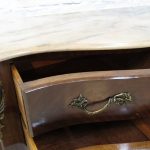 Lote: 107 - Lote: 107 - Cómoda Regencia
