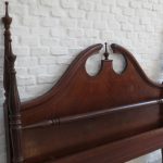Lote: 59 - Lote: 59 - Cama y mesas de noche Inglesas