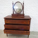 Lote: 60 - Lote: 60 - Comoda Inglesa